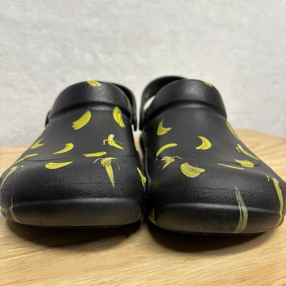 Crocs Bistro Clogs Banana Print Black Men’s Size 9 Women’s Size 11 - Picture 2 of 12